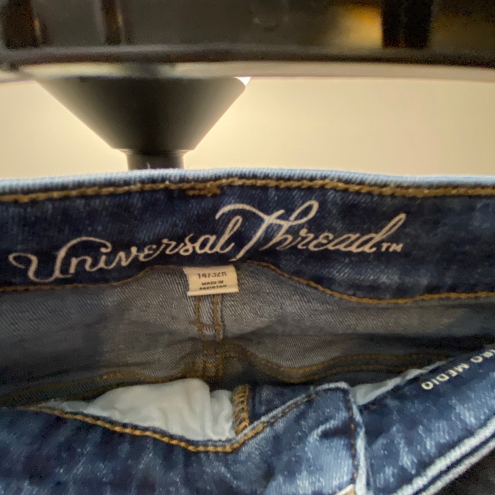 Jeans - Picture 2 of 3